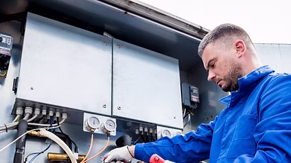 Preventative HVAC maintenance plans and system diagnostics to improve AC efficiency in Clearwater and St. Pete.
